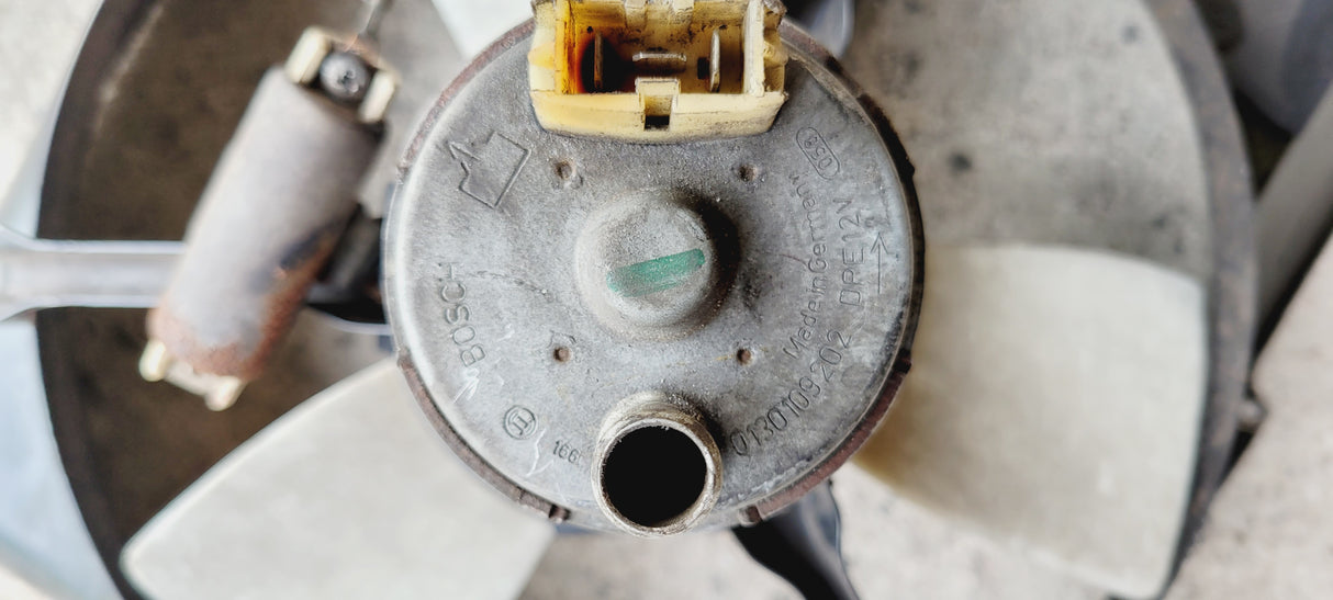 Gebrauchter, originaler Lüftermotor, inkl. Zarge, für Audi S2 3B