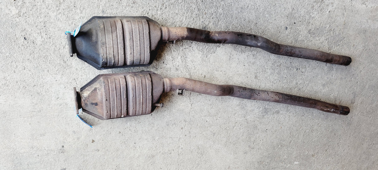 Set of original, used catalysts (447131702M) for Audi 200 20V