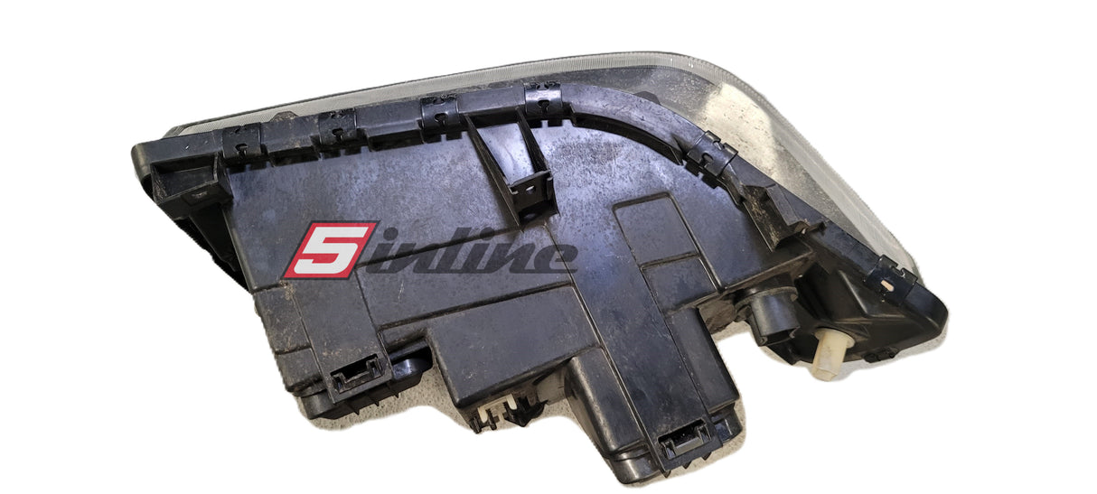 Gebrauchter originaler Bosch Frontscheinwerfer (links) Audi V8, 441941003B