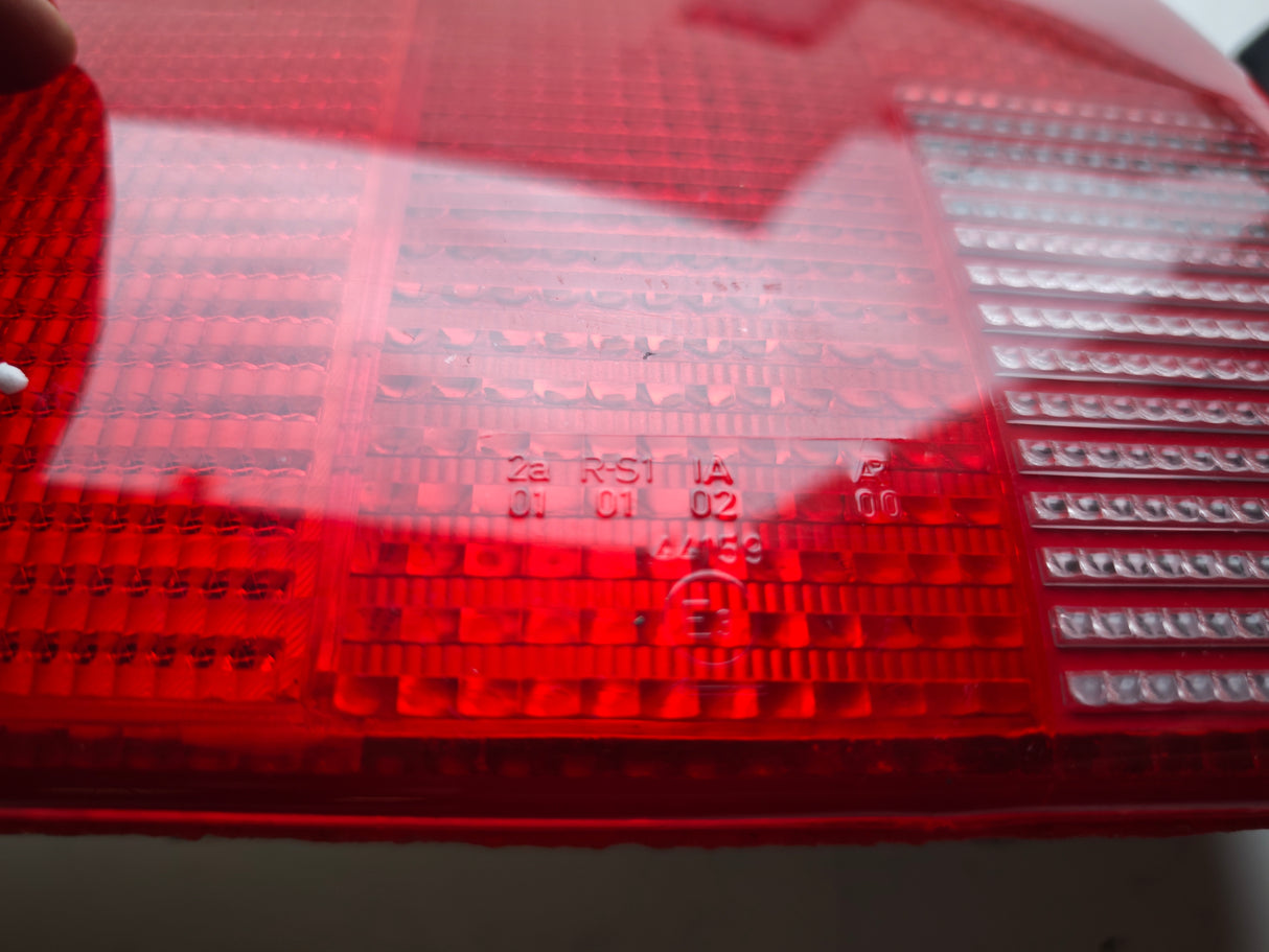 Rückleuchten-Set Audi S2 Typ 89 Coupé – rissfrei, inkl. Mittelblende SEIMA