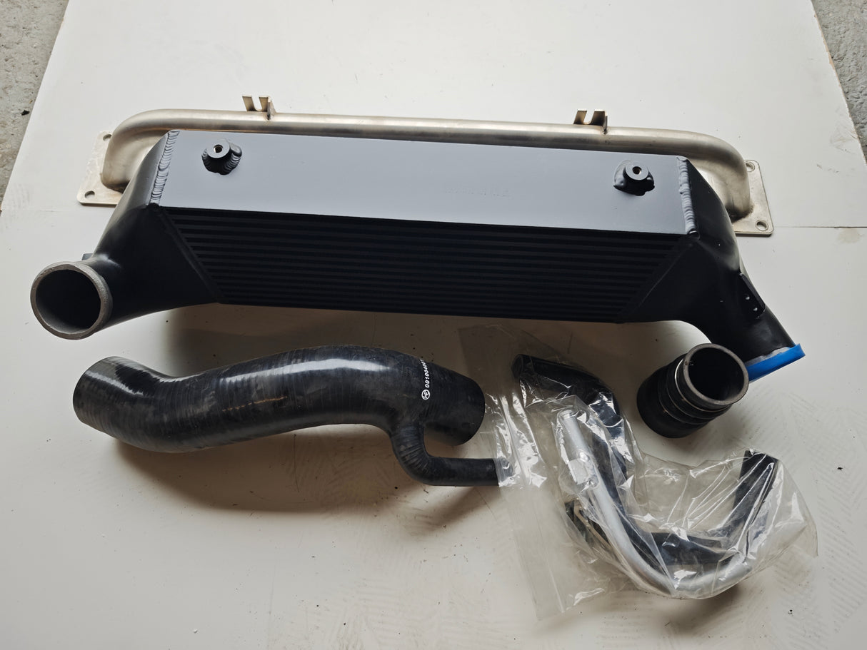 Wagner EVO2 Ladeluftkühler für Audi S2/RS2 inkl. Traverse + SIlikonschlauchmaterial