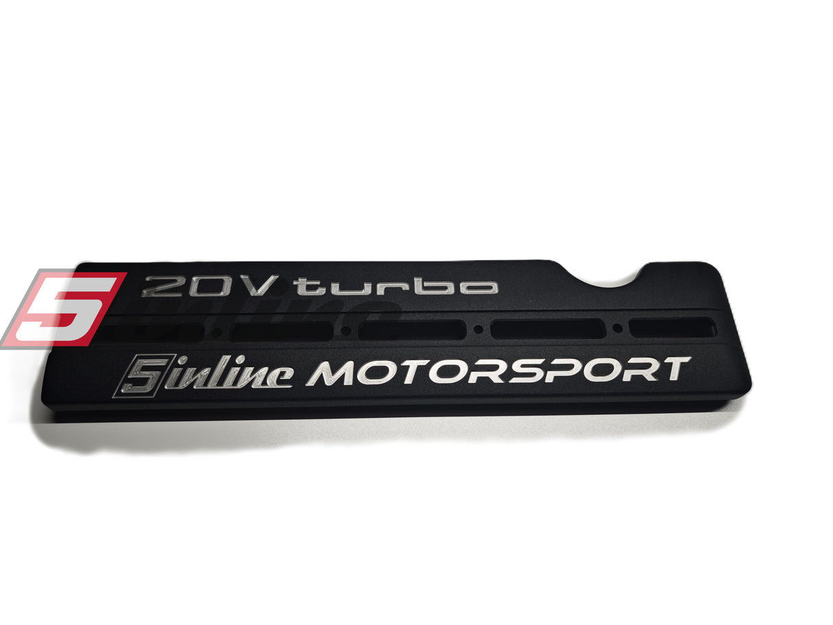 Zündleistenabdeckung / Zündspulenabdeckung 2.5L 20V Turbo schwarz mit Kühlschlitzen und gefrästem Logo 5inline Motorsport