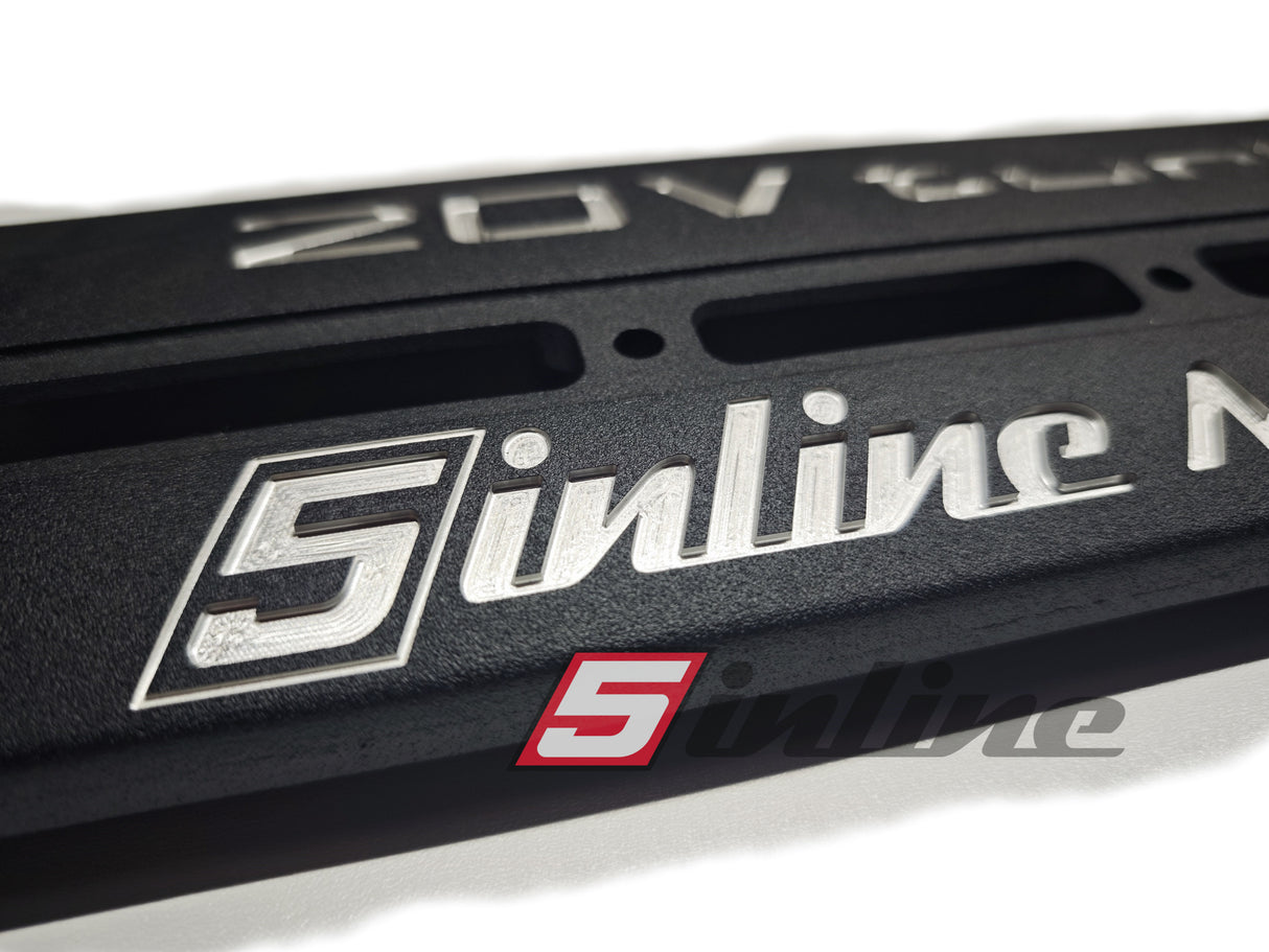 Zündleistenabdeckung / Zündspulenabdeckung 2.5L 20V Turbo schwarz mit Kühlschlitzen und gefrästem Logo 5inline Motorsport